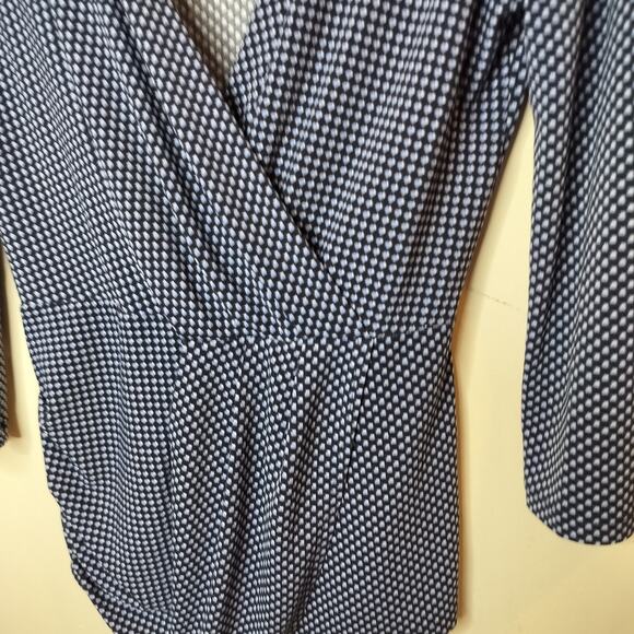 Ann Taylor Faux Wrap Top Geometric Stretch Surplice - Picture 4 of 8